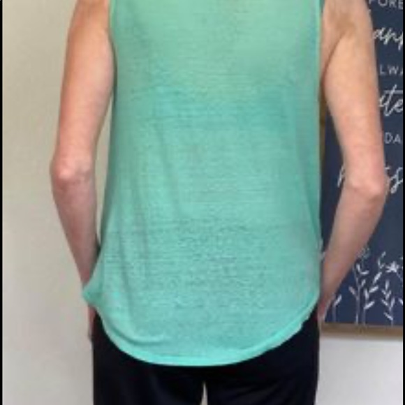 Hollister CA Women’s Size M turquoise/green sleeveless top - Picture 3 of 4